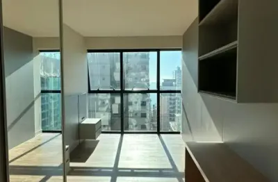 3 suítes frente avenida na meia praia em condomínio home club