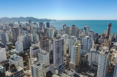 03 Suítes PRONTO no Coração da Meia Praia com vista Privilegia