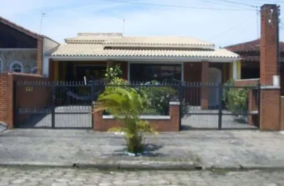Casa para Venda em Itanhaém, Balneário Oásis, 3 dormitórios, 1 suíte, 1 banheiro, 3 vagas