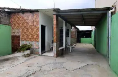 Casa para Venda em Itanhaém, Jardim Umuarama, 2 dormitórios, 1 banheiro, 4 vagas