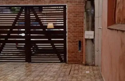 Casa para Venda em Itanhaém, Magalhães, 2 dormitórios, 1 suíte, 1 banheiro, 2 vagas