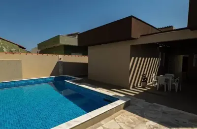 Casa exclusiva no conjunto  alagamar em ponta negra próximo a praça