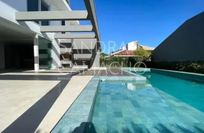 Casa com 5 quartos à venda em jurerê internacional, florianópolis , 450 m2 por r$ 7.830.000