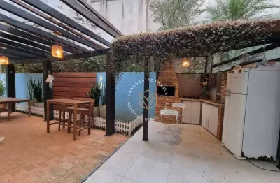 Belíssima  casa em condominio fechado, mobiliada com 3 dormitórios e 4 banheiros