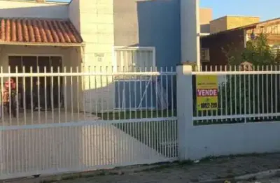 Casa 2 dormitórios para Venda em Balneário Piçarras, Itacolomi, 2 dormitórios, 1 suíte, 2 banheiros