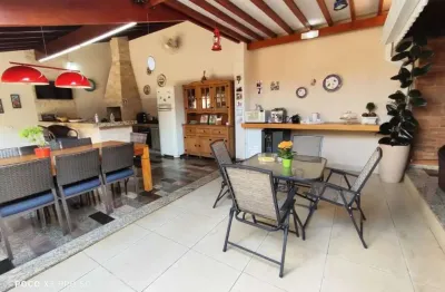 Casa com 4 quartos à venda no Parque Novo Mundo, Americana 