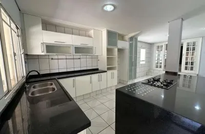 Casa com 3 quartos à venda no Cechino, Americana 