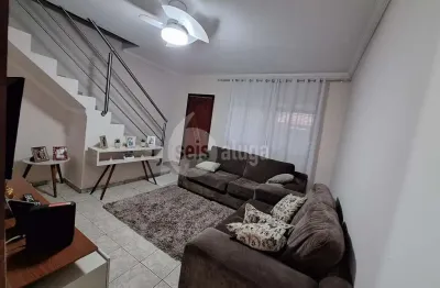 Oportunidade para investidores  3 sobrados no mesmo terreno