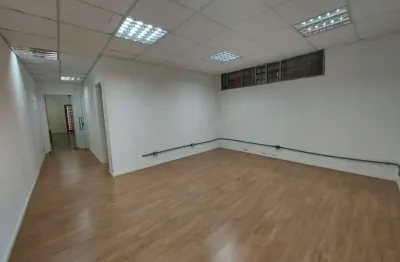 Salão industrial para locação em americana, 528m², 3 banheiros