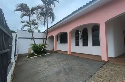 Casa à Venda no Residencial Furlan, Santa Bárbara d'Oeste, 300m²
