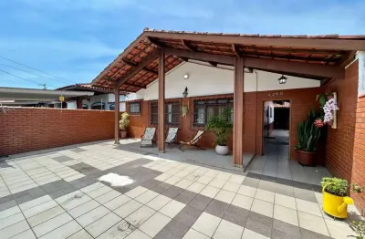 Casa para venda em itanhaém, suarão, 3 dormitórios, 1 suíte, 3 banheiros, 3 vagas