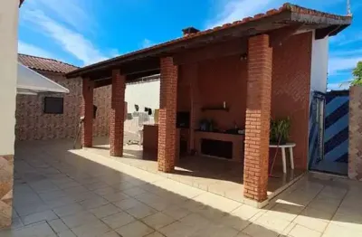 Casa para Venda em Itanhaém, Balneário Gaivota, 4 dormitórios, 2 suítes, 1 banheiro, 10 vagas