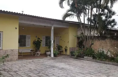 Casa para Venda em Itanhaém, Belas Artes, 3 dormitórios, 1 suíte, 1 banheiro, 3 vagas