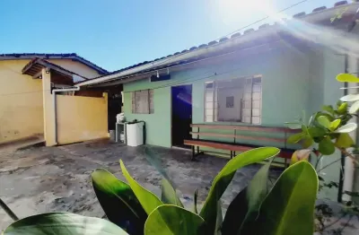Casa para Venda em Itanhaém, Jardim Umuarama, 2 dormitórios, 1 banheiro, 6 vagas