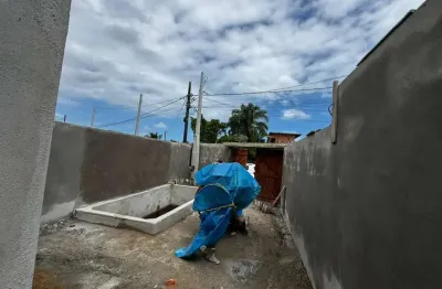 Casa para Venda em Itanhaém, Jardim Comendador, 2 dormitórios, 1 banheiro, 2 vagas