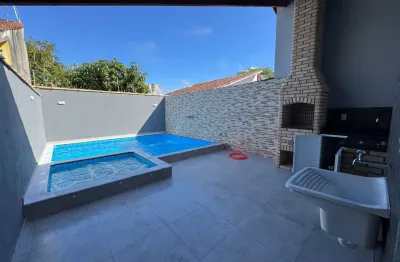 Casa com piscina para venda na cidade peruibe, litoral sul de sp
