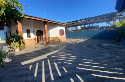 Casa com piscina para venda em itanhaém, litoral sul de são paulo