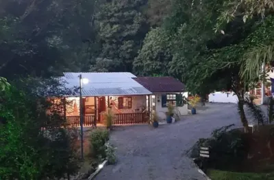 Chácara  para venda em pedro de toledo, com 02 quartos e 02 banheiros