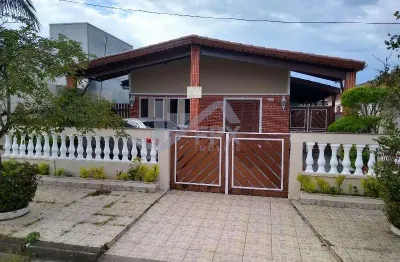 Casa Alto Padrão para Venda em Peruíbe, Josedy, 5 dormitórios, 3 suítes, 3 banheiros, 4 vagas