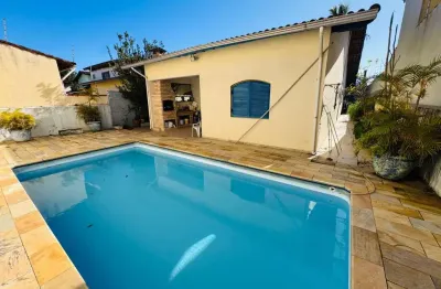 Casa para venda em itanhaém, jardim grandesp, 3 dormitórios, 1 suíte, 2 banheiros, 4 vagas