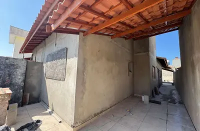 Casa para Venda em Itanhaém, Jardim Grandesp, 2 dormitórios, 1 suíte, 1 banheiro, 3 vagas