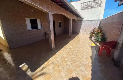 Casa para venda em itanhaém, tupy, 3 dormitórios, 1 suíte, 2 banheiros, 3 vagas