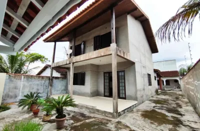Casa para venda em itanhaém, 3 dormitórios, 2 suítes, 2 banheiros, 4 vagas