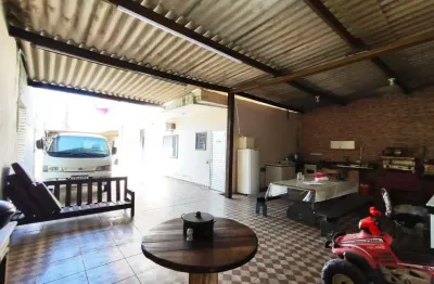 Casa para venda em itanhaém, 2 dormitórios, 2 suítes, 1 banheiro, 6 vagas