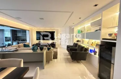 Apartamento com 156 m², 3 quartos sendo 3 suítes à venda no bairro Campo Belo.