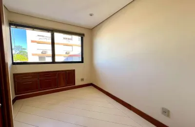 Sala comercial para alugar na Avenida Luiz Manoel Gonzaga, 351, Três Figueiras, Porto Alegre por R$ 1.899