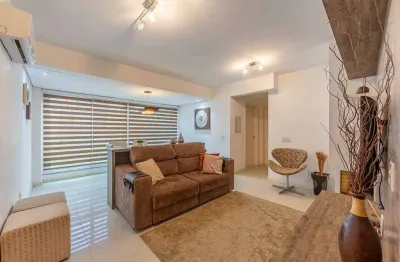 Apartamento com 2 quartos para alugar na Avenida Lavras, 300, Petrópolis, Porto Alegre por R$ 5.499