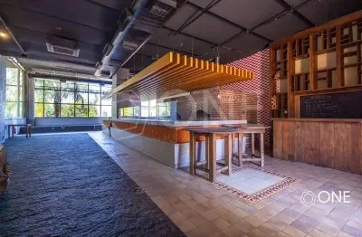 Ponto comercial para alugar na Avenida Wenceslau Escobar, 1823, Tristeza, Porto Alegre por R$ 19.999