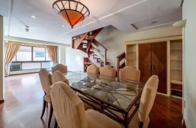 Apartamento com 3 quartos para alugar na Avenida Guaporé, 419, Petrópolis, Porto Alegre por R$ 10.000