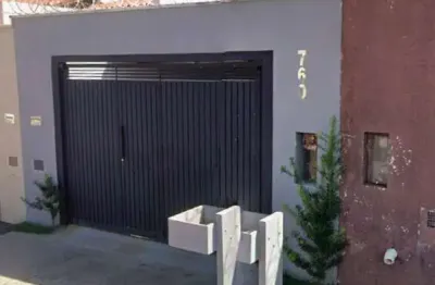 Casa à venda na Rua Girassol, 760, Cidade Jardim, Ituiutaba