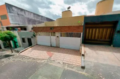 Casa à venda na Rua Arlindo Vieira De Almeida, 264, Junco, Sobral