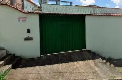 Casa à venda na Rua Olinda Ferreira Lopes, Santa Amélia, Belo Horizonte