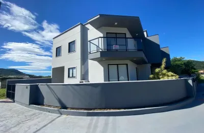 Sobrado 03 dormitórios sendo 01 suite no bairro nova são josé-sc