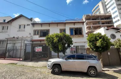 Casa com 4 quartos para alugar na Rua Oswaldo Cruz, 164, Centro, Juiz de Fora