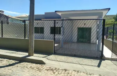 Casa com 2 quartos à venda na Rua Juvenal Ferreira Marques, 584, Centro, Pequeri