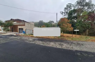 Terreno à venda na Rua dos Pinheirais, Novo Horizonte, Juiz de Fora
