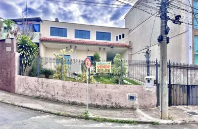 Casa com 3 quartos à venda na Rua José do Patrocínio, 210, Santa Cecília, Juiz de Fora
