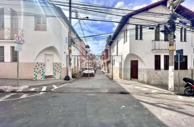 Casa comercial à venda na Travessa Professor Leonelo Fortini, 24, Centro, Juiz de Fora