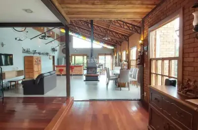 Casa com 3 quartos à venda na Rua Manaus, Parque Jardim da Serra, Juiz de Fora