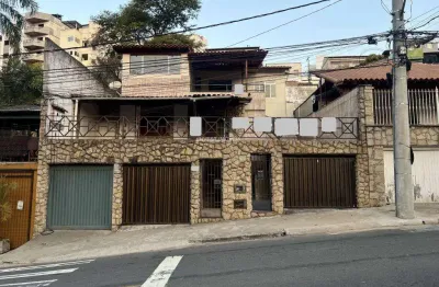 Casa com 3 quartos à venda na Rua Doutor João Pinheiro, 537, Jardim Glória, Juiz de Fora