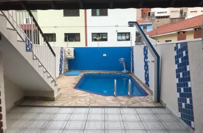 Casa ampla com suíte, piscina, gourmet e 5 vagas na vila mazzei