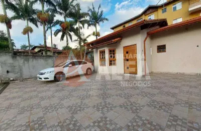 Casa com 3 quartos para alugar na Avenida Eldorado, Jardim Sabiá, Cotia