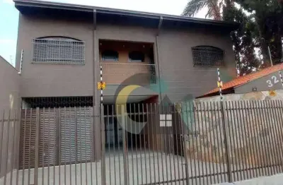 Casa com 3 quartos para alugar na Avenida 45, Centro, Barretos