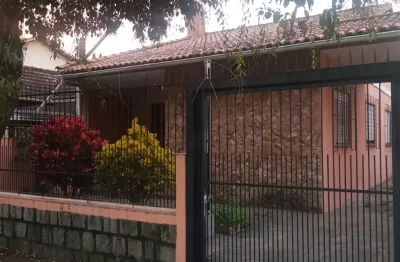 Casa com 3 quartos à venda na Rua Breno Arruda, Santa Maria Goretti, Porto Alegre