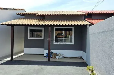 Ótima casa com dois quartos e área gourmet à venda em itaipuaçú - maricá rj.