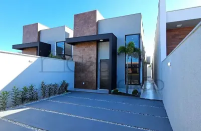 Belíssima casa com 3 quartos,  piscina e área gourmet à venda em itaipuaçú.